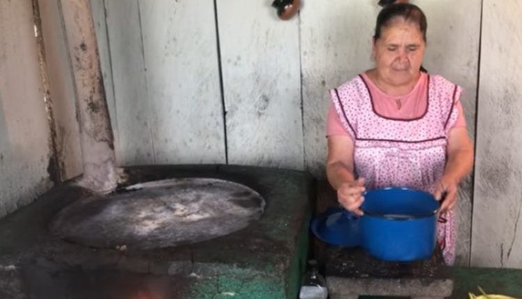 Abuelita Youtuber Te Enseña Cocinar Comida Mexicana Desde Su Rancho Mujer Al Día 